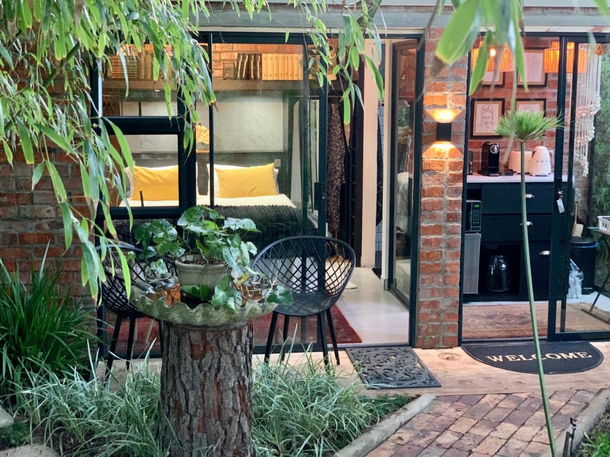 The Secret Garden Hideaway Apartment Mossel Bay Bagian luar foto